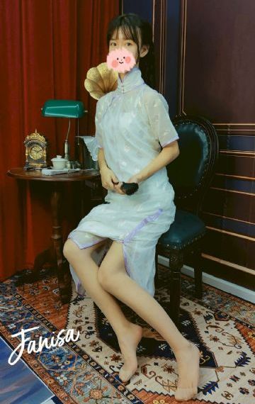 秋霞伦理网_十万网红美女美酱